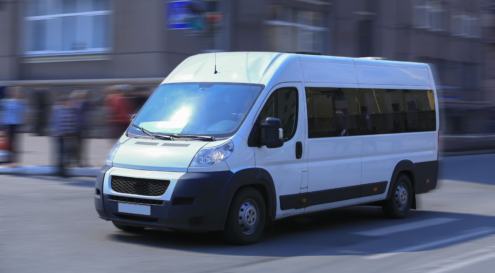 8 seater minibus - img